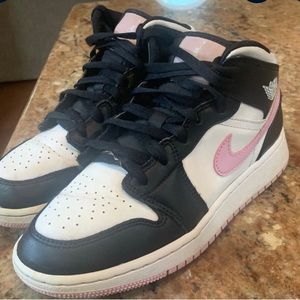 White/black Light Artic Pink Jordan 1’s